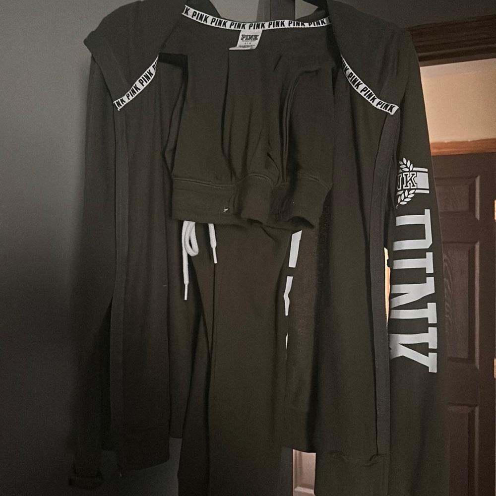 Pink jumpsuit forest green color